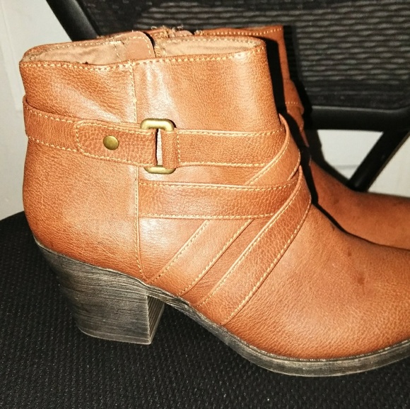 🍁🍂Payless Camel Leather Booties 👢 - Picture 7 of 8